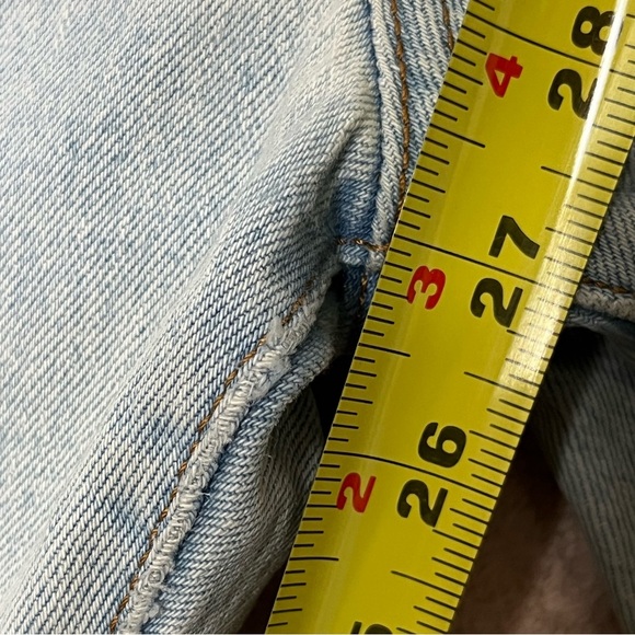 Levi’s Distressed Taper Leg Denim Jeans-Women’s 28x28-Light Blue-Casual-Button - Picture 12 of 12